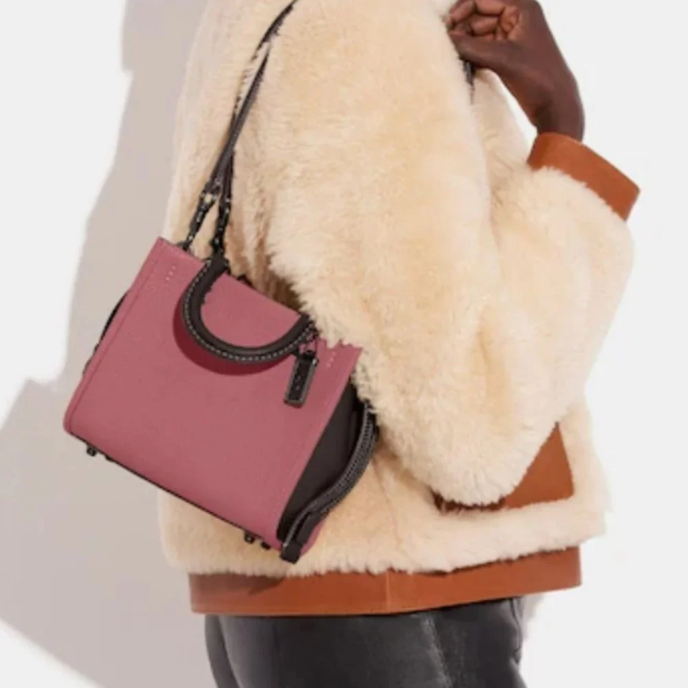 🔥NeW! Coach Rogue 20 - Picture 5 of 15